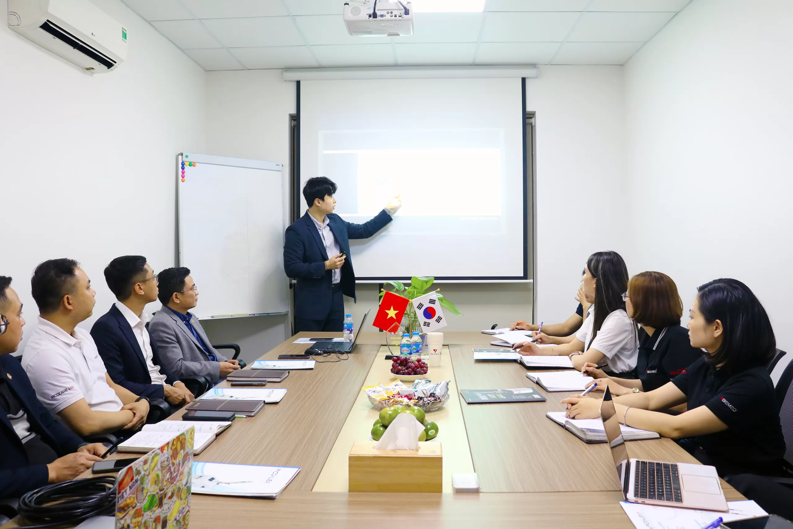 Mr Jee Seung Ho giới thiệu về PicoMajesty