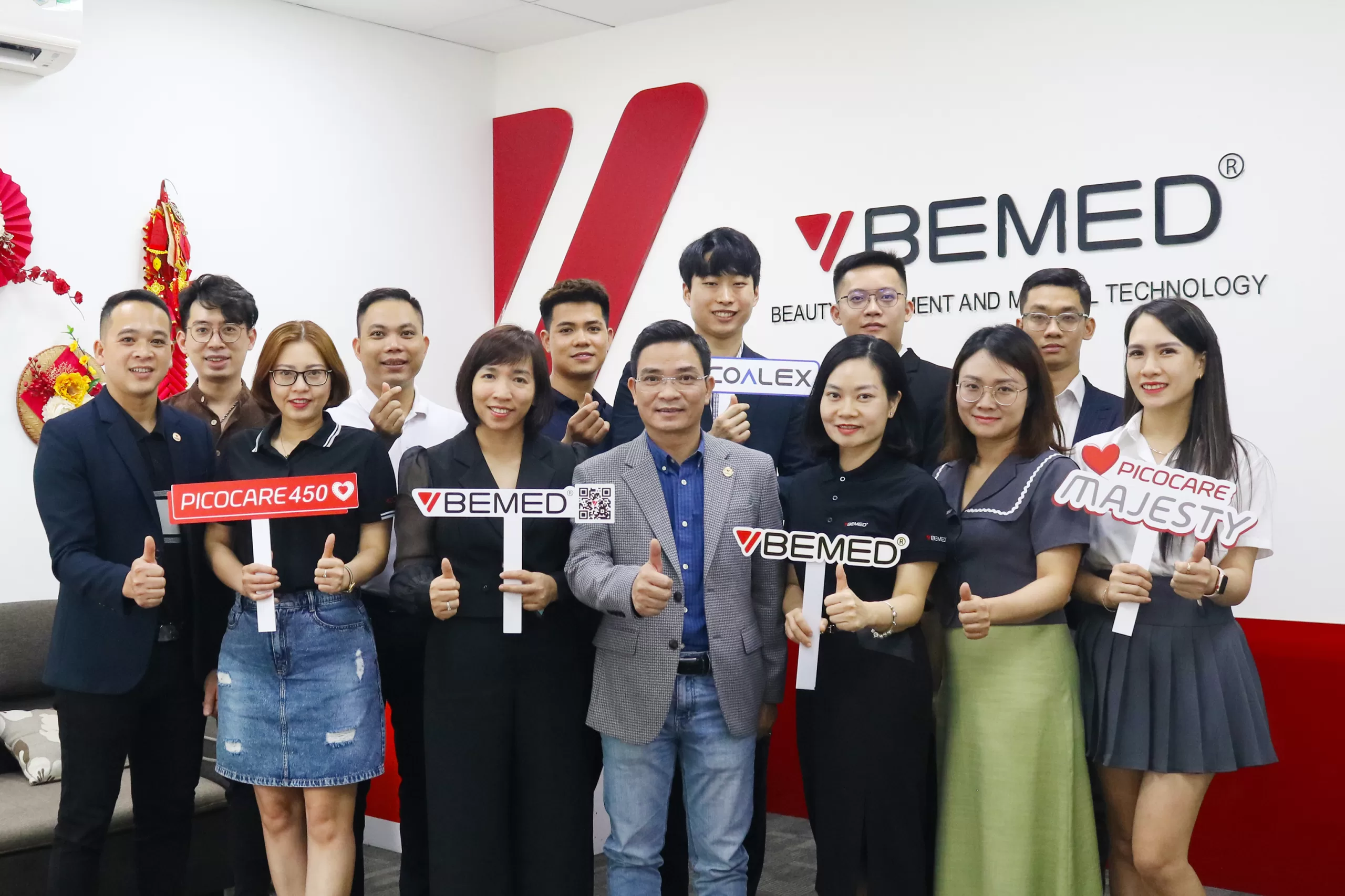 BEMED team v&agrave; đại diện WONTECH tại trụ sở c&ocirc;ng ty.
