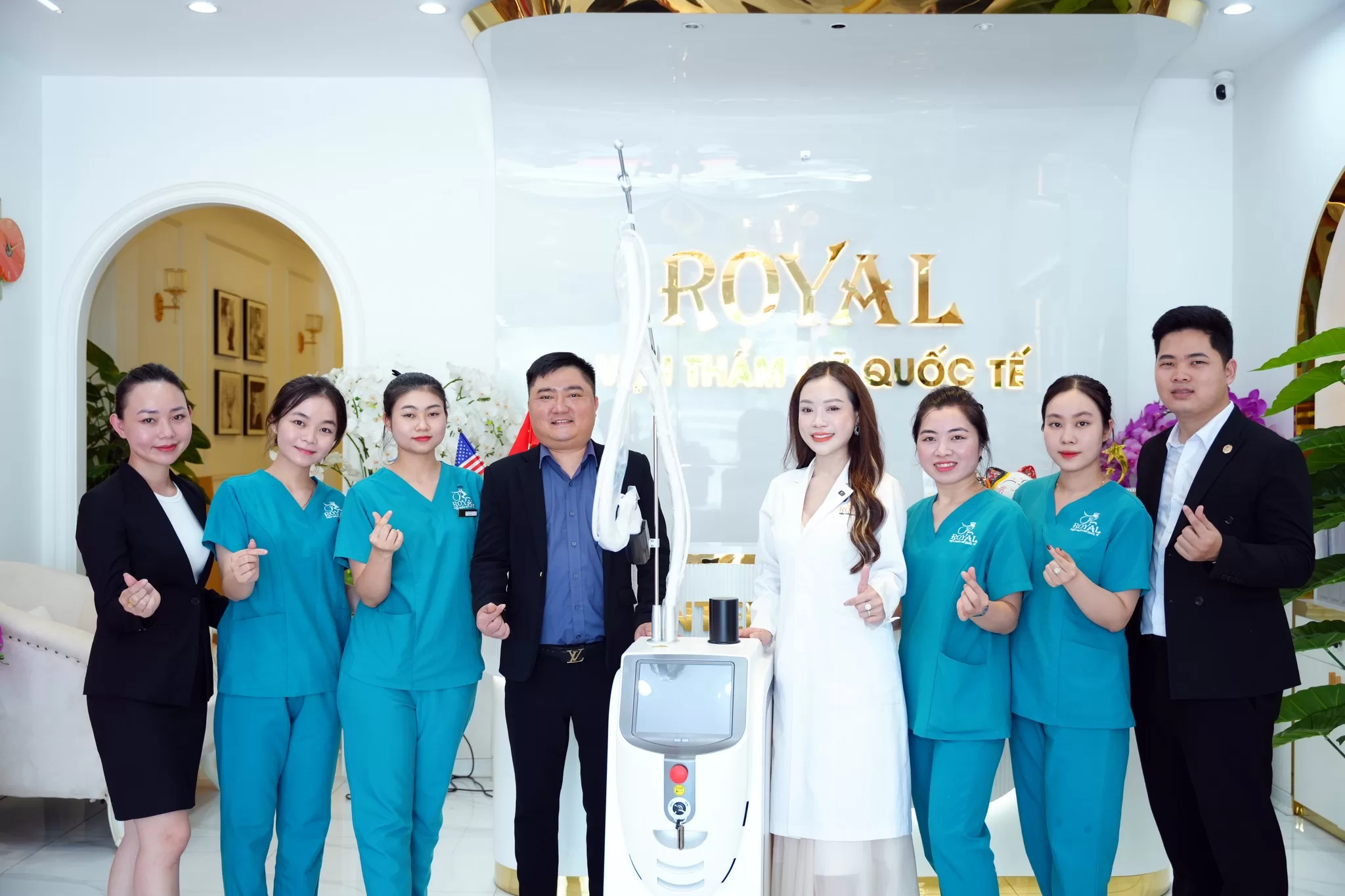 H&igrave;nh ảnh tại Lễ Chuyển Giao