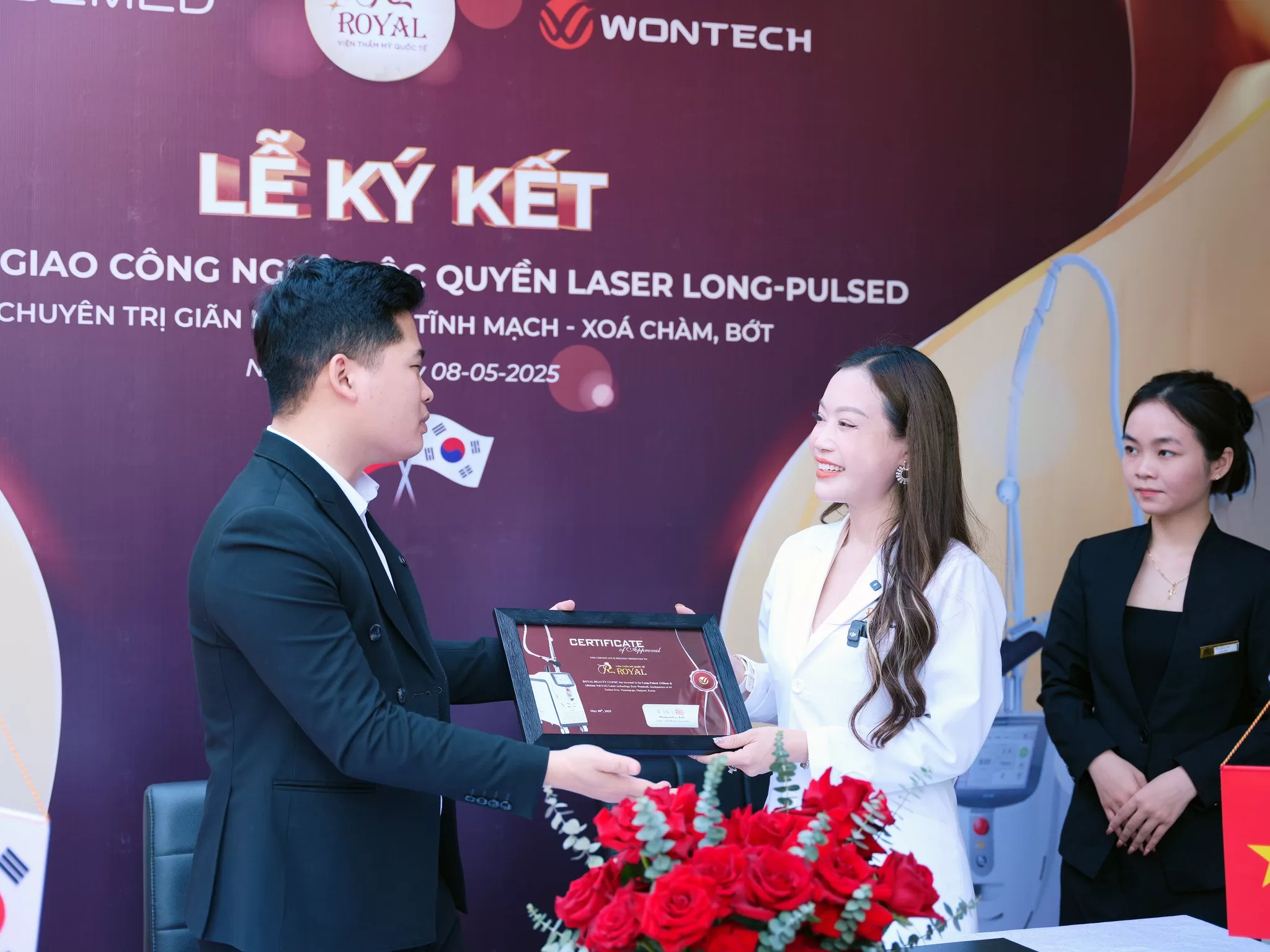 H&igrave;nh ảnh tại Lễ Chuyển Giao