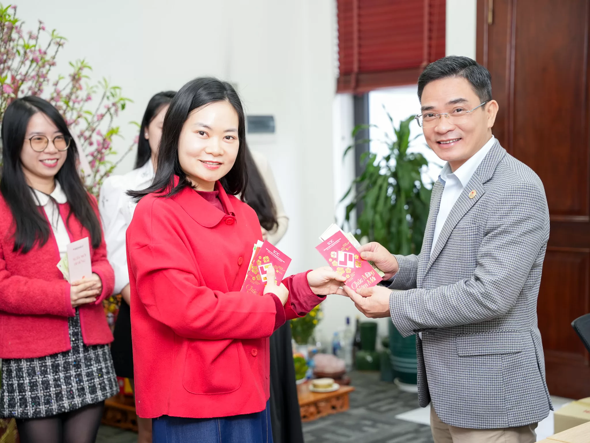 Lì xì đầu năm từ CEO Nguyễn Thế Hùng