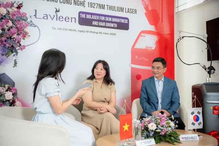 Tọa đ&agrave;m c&ugrave;ng PGS.TS.BS L&ecirc; Ngọc Diệp: V&igrave; sao ph&ograve;ng kh&aacute;m tiếp tục đầu tư thiết bị Lavieen Thulium Laser thứ 3?